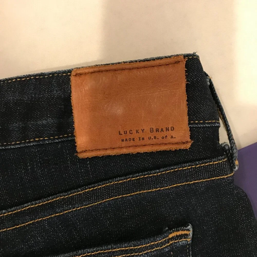LUCKY BRAND WOMENS BOOT CUT JEANS SIZE 10/30 - Picture 2 of 9
